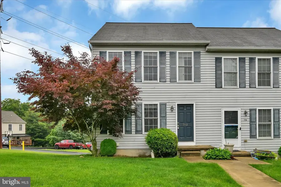 712 Knoll Dr, Mount Joy, PA 17552 - #2