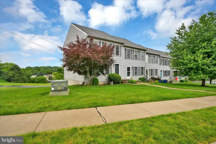712 Knoll Dr, Mount Joy, PA 17552 - #3