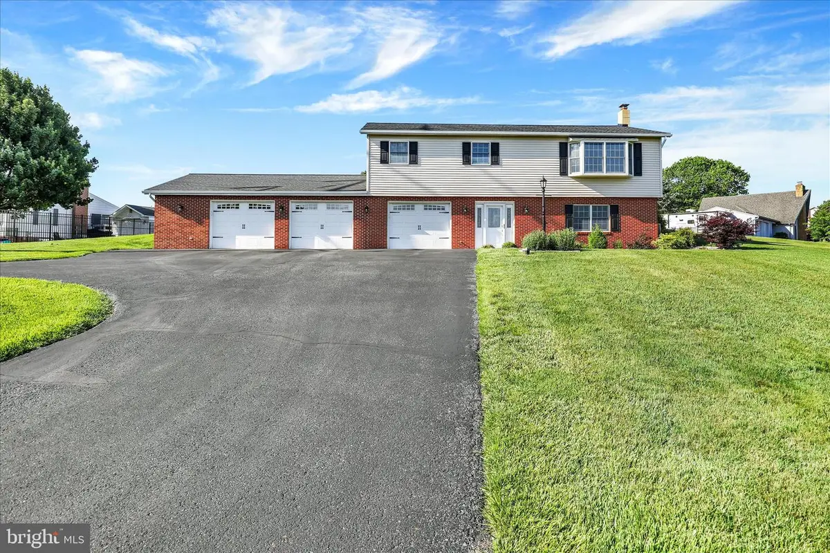 527 Ridgeview Rd S, Elizabethtown, PA 17022 - #1