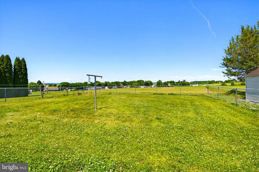 36 Glenwood Dr, Ephrata, PA 17522 - #2