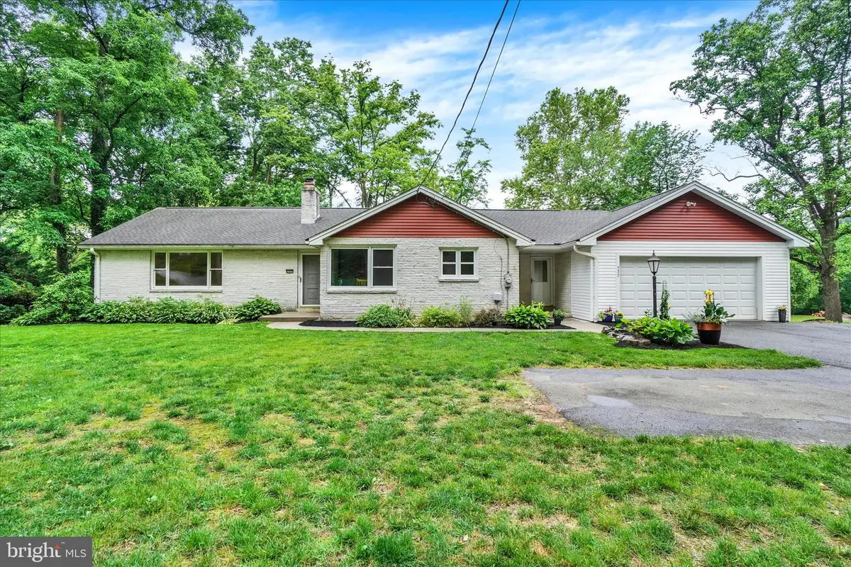537 Miller Rd, Elizabethtown, PA 17022 - #1