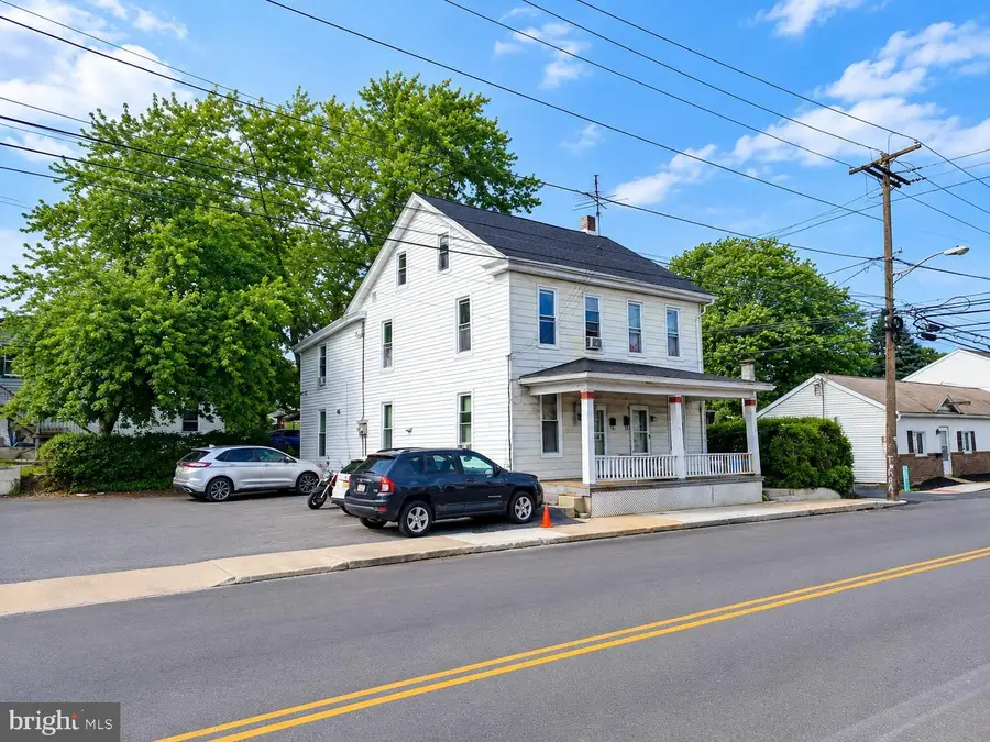 37-39 E Willow St, Elizabethtown, PA 17022 - #2