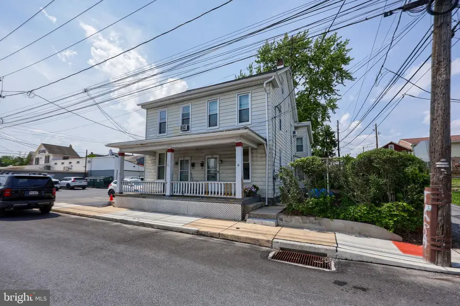 37-39 E Willow St, Elizabethtown, PA 17022 - #3