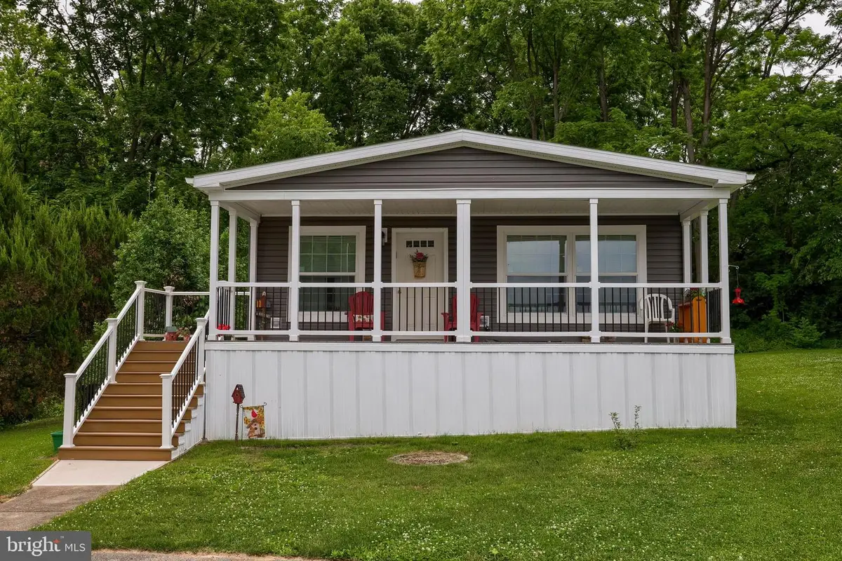 135 Westbrook Dr, Ephrata, PA 17522 - #1