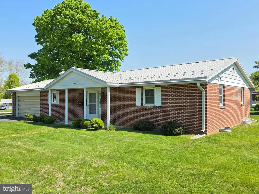 17 Oaklawn Blvd, Ephrata, PA 17522 - #2