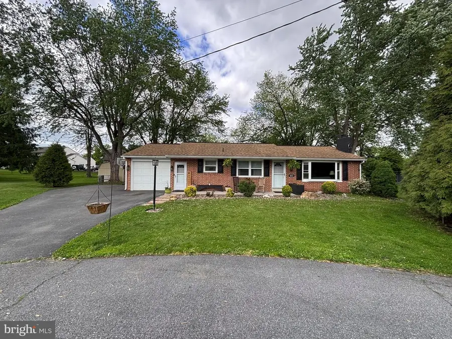805 Sentz Dr, Mount Joy, PA 17552 - #2