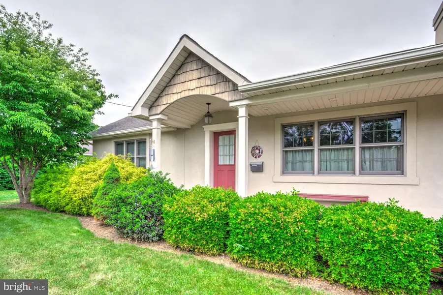 208 Penn Ave, Ephrata, PA 17522 - #3