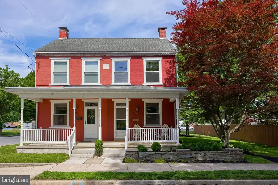 202 N 6th St, Denver, PA 17517 - #3
