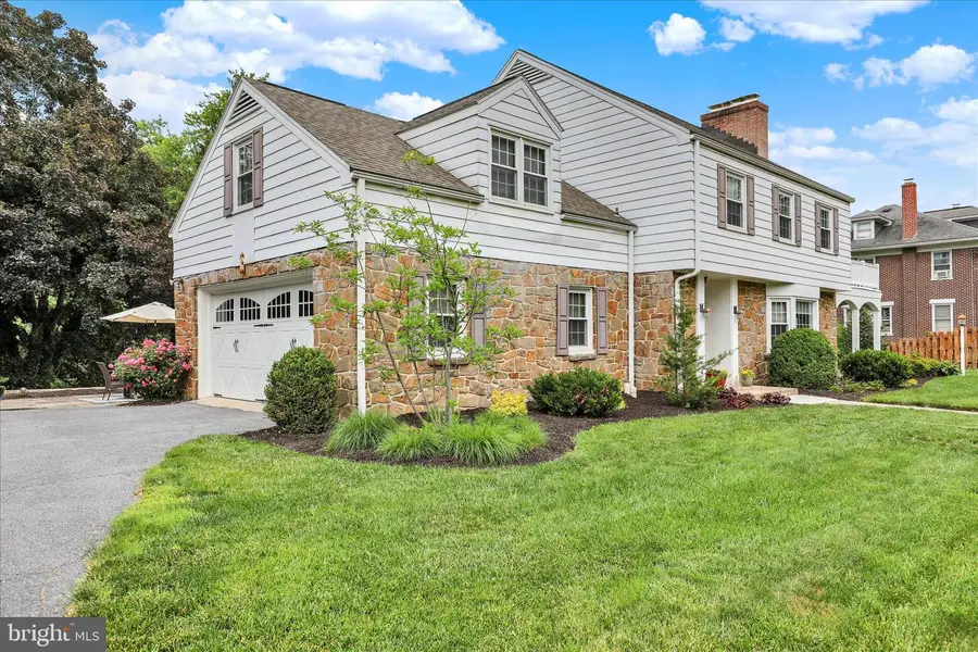 425 E College Ave, Elizabethtown, PA 17022 - #2