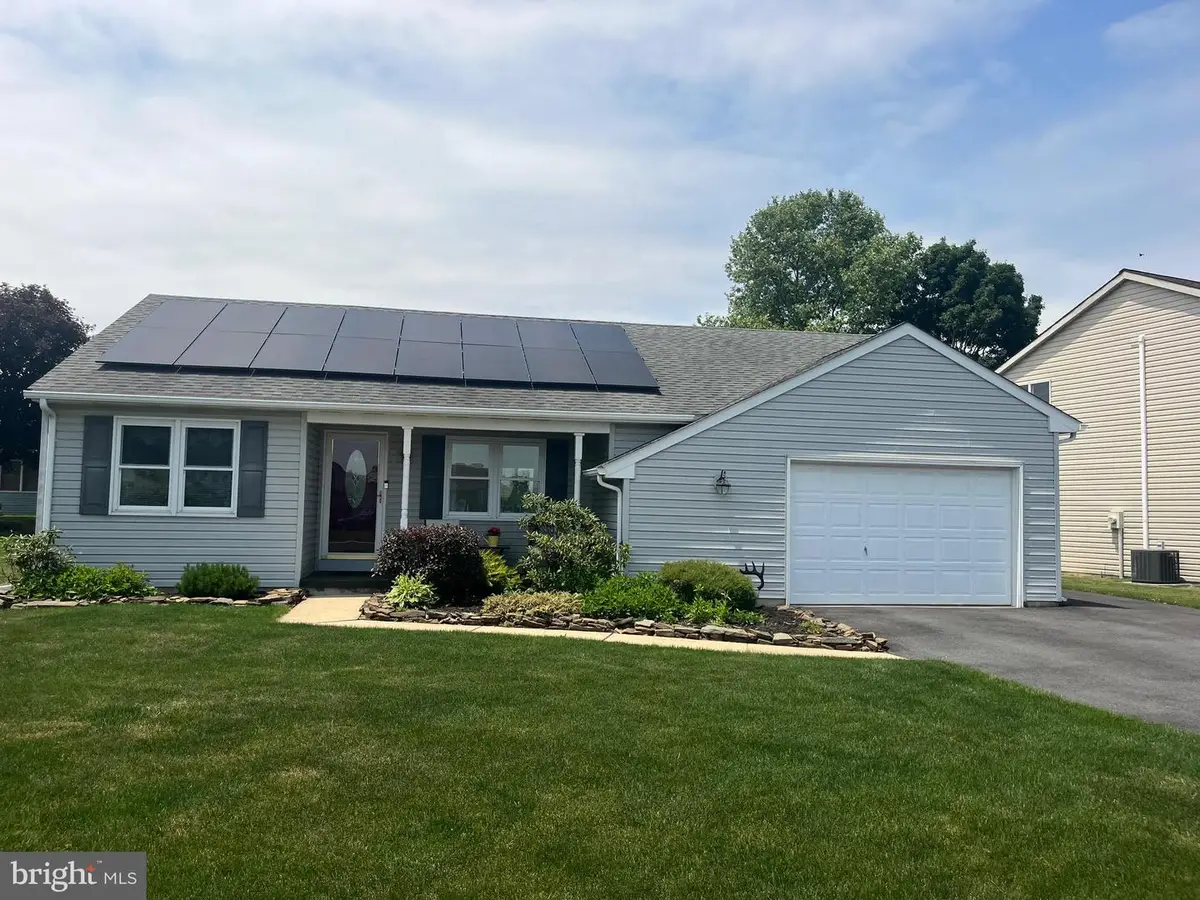 306 Willow Ln, New Holland, PA 17557 - #1