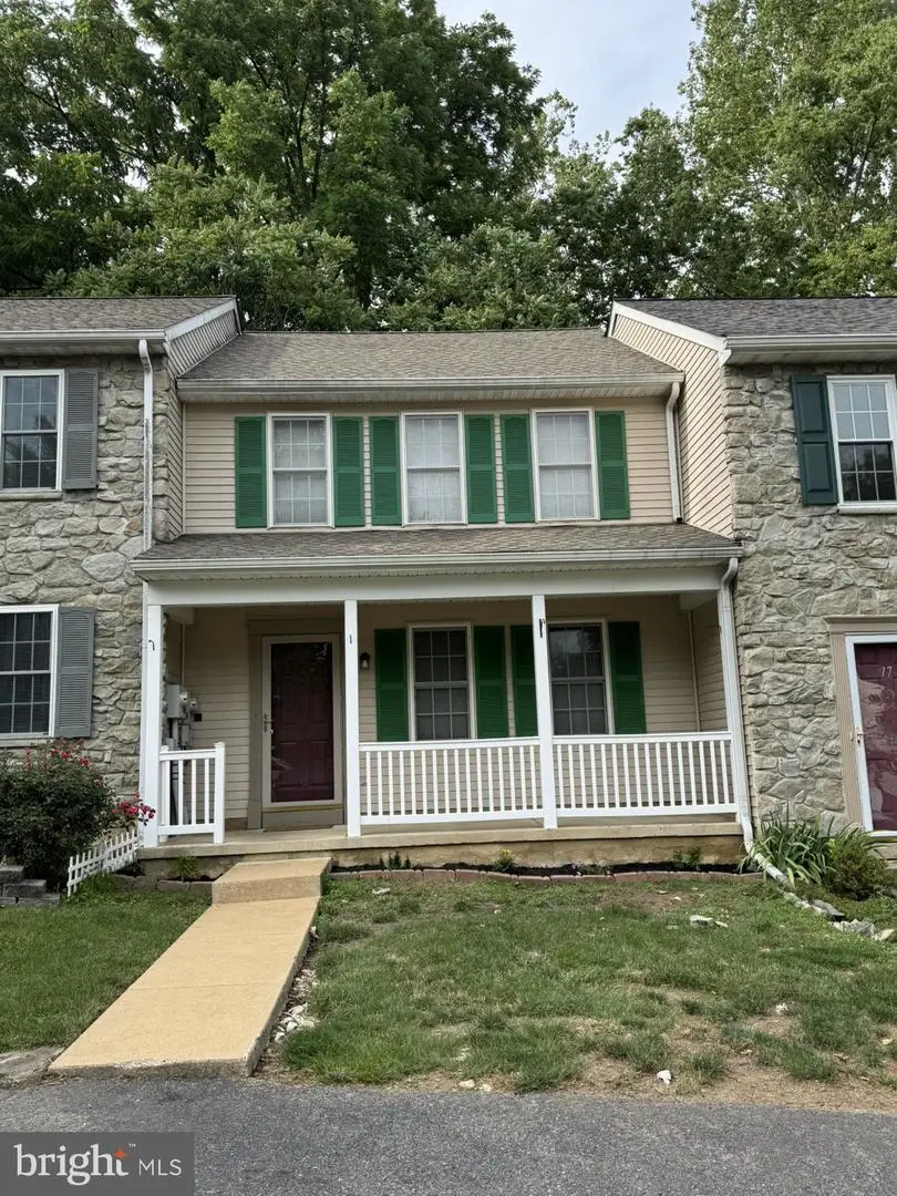 15 Deep Hollow Ln, Lancaster, PA 17603 - #1