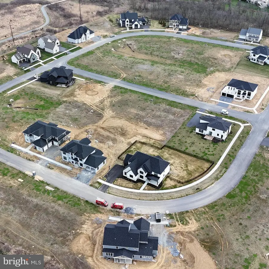 594 Dolly Dr, Lancaster, PA 17601 - #2