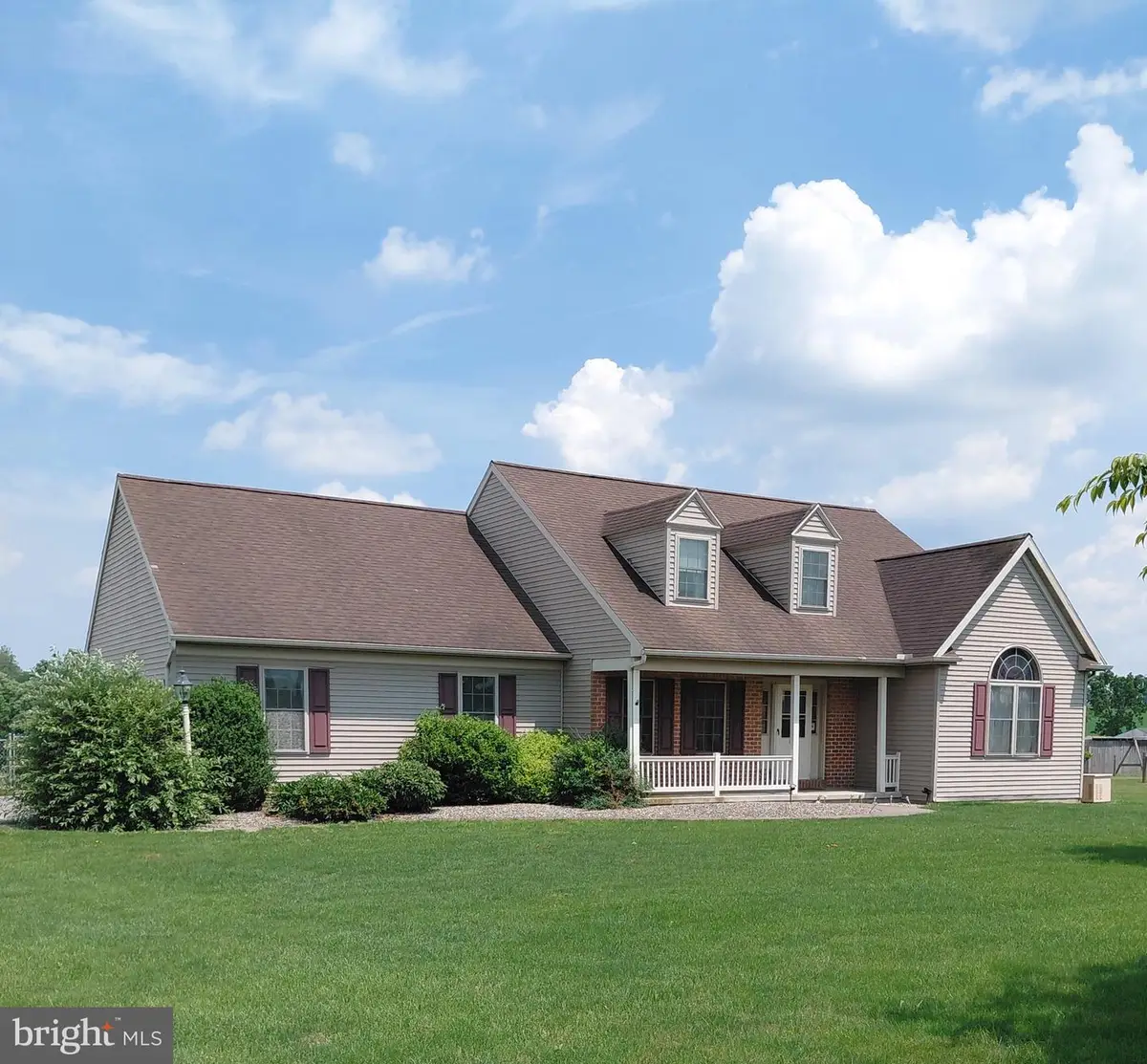 137 S Ronks Rd, Ronks, PA 17572 - #1