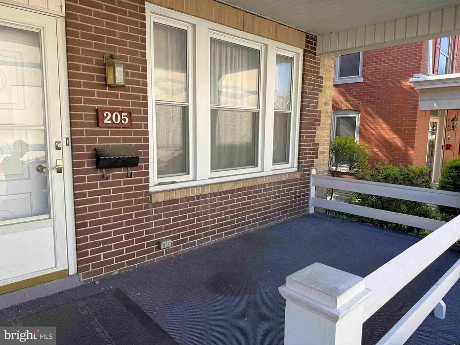 205 Park Ave, Ephrata, PA 17522 - #2