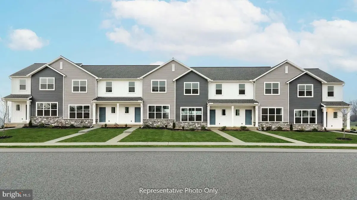 38 N Conifer Dr, Elizabethtown, PA 17022 - #1
