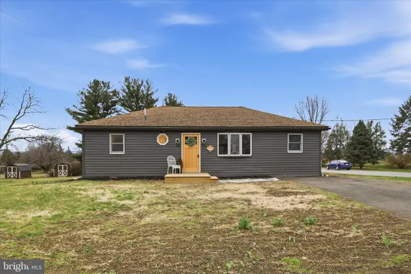 2472 Leaman Rd, RONKS, PA 17572