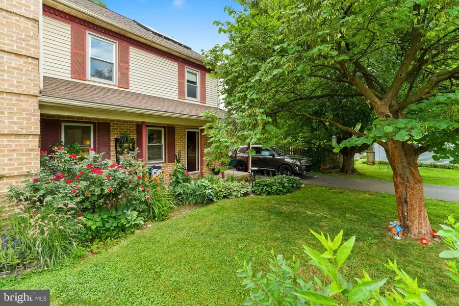 2314 Lawnwood Ct, East Petersburg, PA 17520 - #3