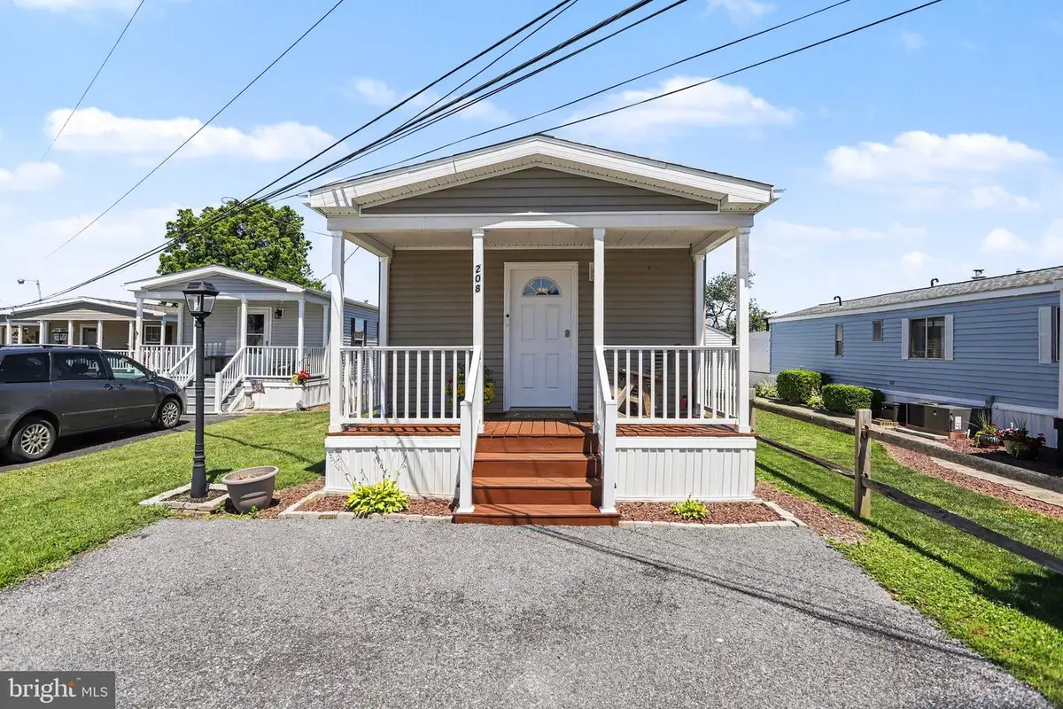 208 Tina Ln, New Holland, PA 17557 - #1