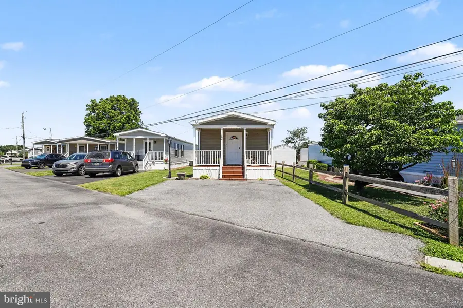 208 Tina Ln, New Holland, PA 17557 - #2