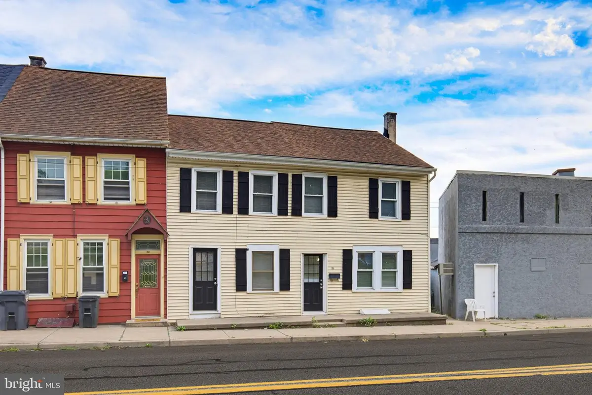 18 Lancaster Ave, Columbia, PA 17512 - #1