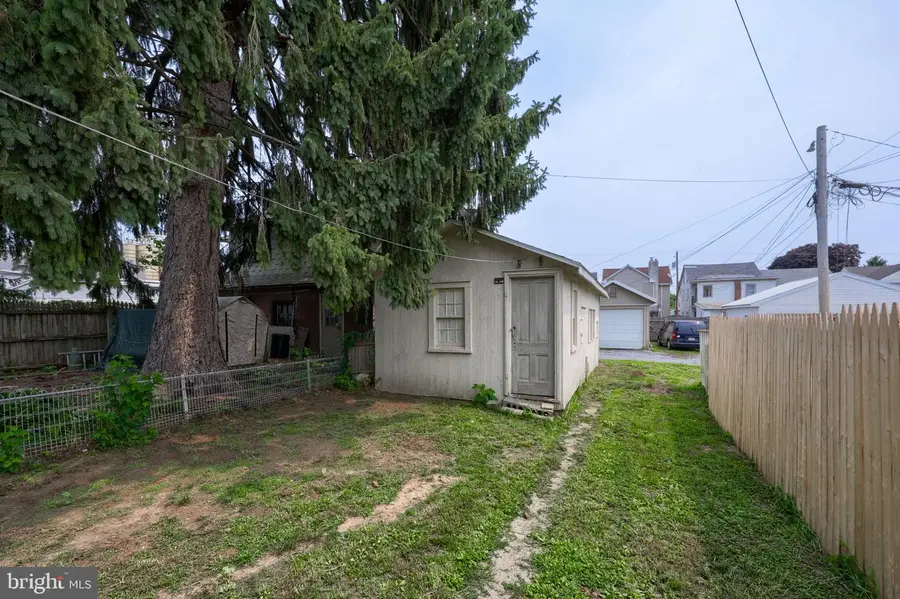 251 S Charlotte St, Manheim, PA 17545 - #2