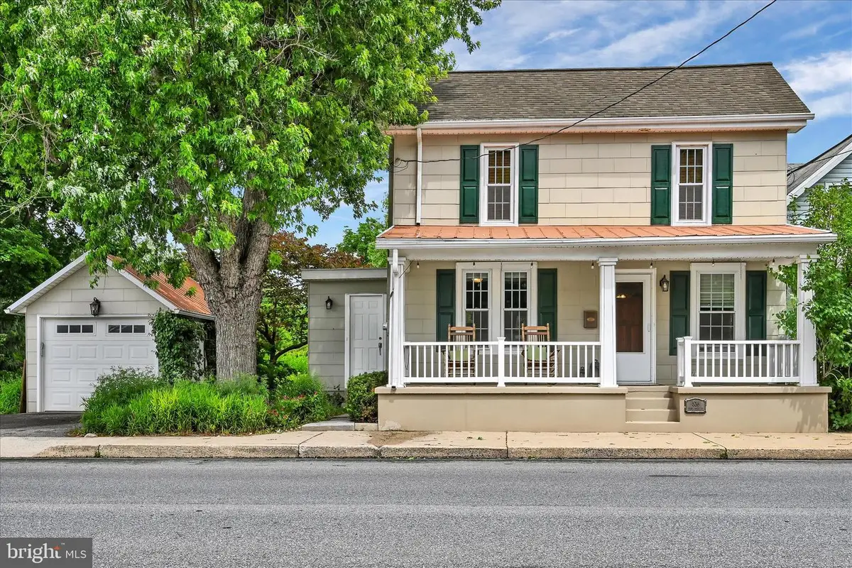 536 W High St, Manheim, PA 17545 - #1
