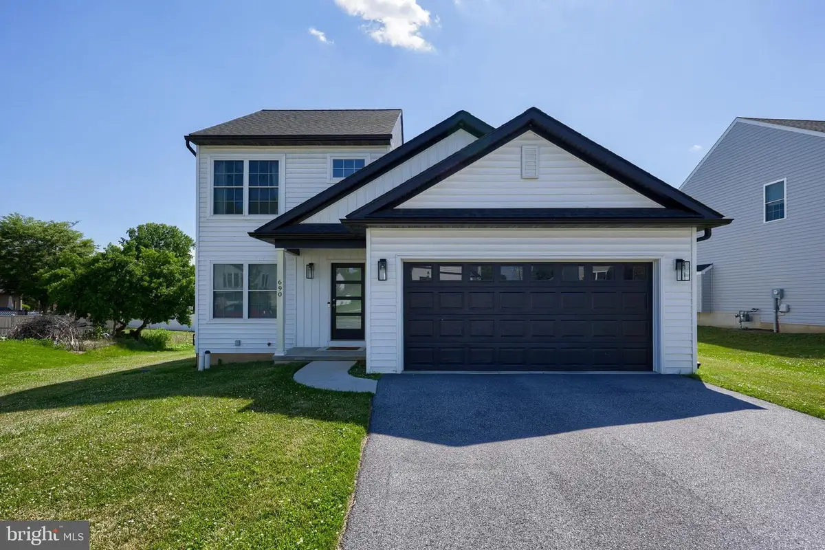 690 N Field Dr, Lancaster, PA 17603 - #1