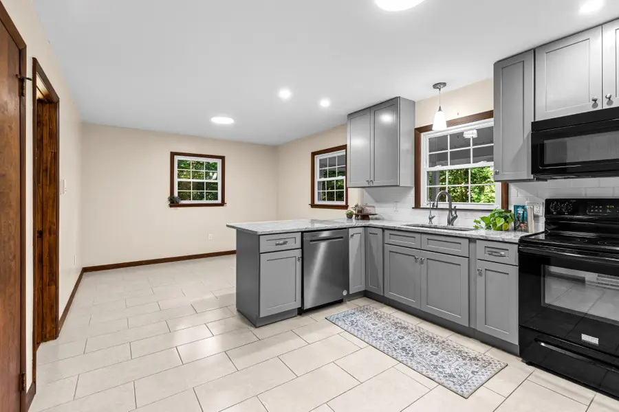 2835 Pinch Rd, Manheim, PA 17545 - #2