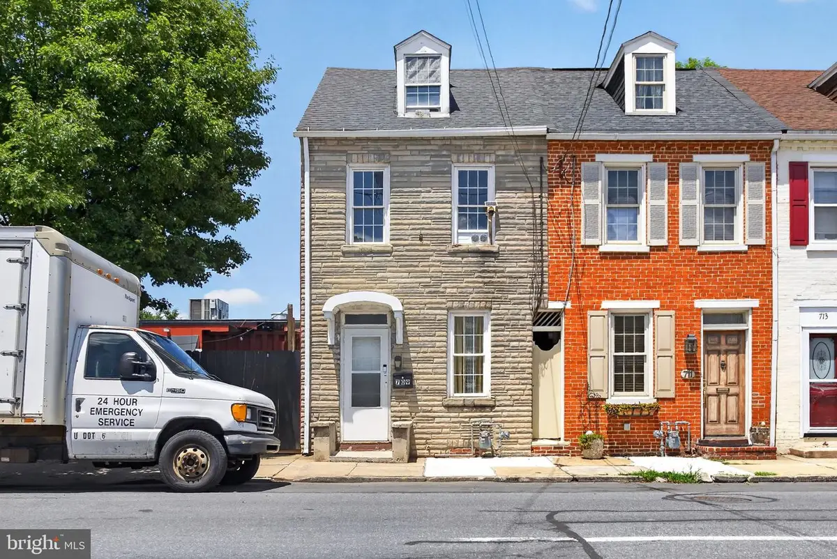 709 E Chestnut St, Lancaster, PA 17602 - #1