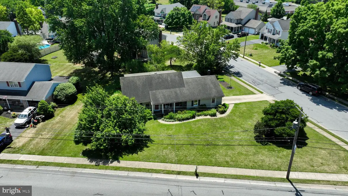 2202 Hershey Ave, East Petersburg, PA 17520 - #1