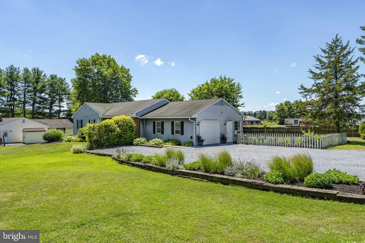90 N Windy Mansion Rd, Reinholds, PA 17569 - #1