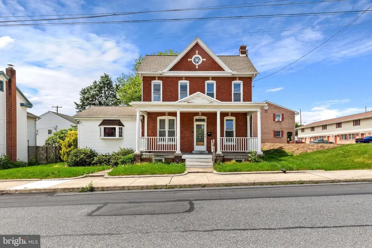 214 N Hanover St, Elizabethtown, PA 17022 - #1