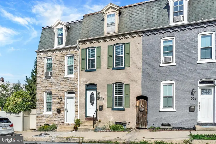 208 S 6th St, Columbia, PA 17512 - #2