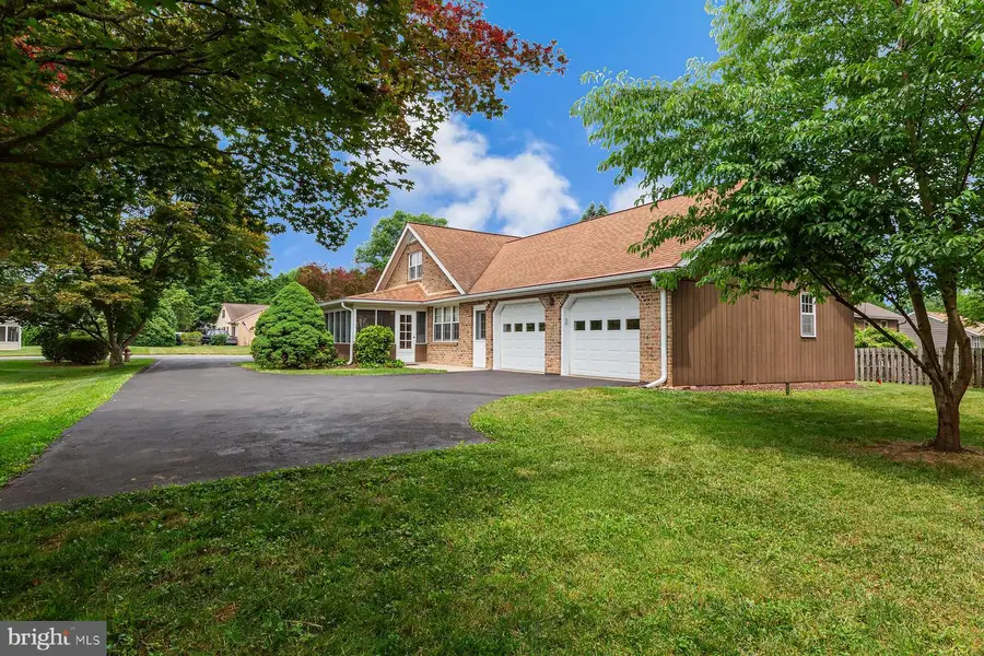 743 Barrholly Dr, Lancaster, PA 17603 - #3