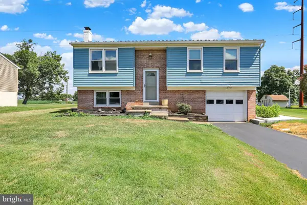 1061 Stellar Dr, MOUNT JOY, PA 17552