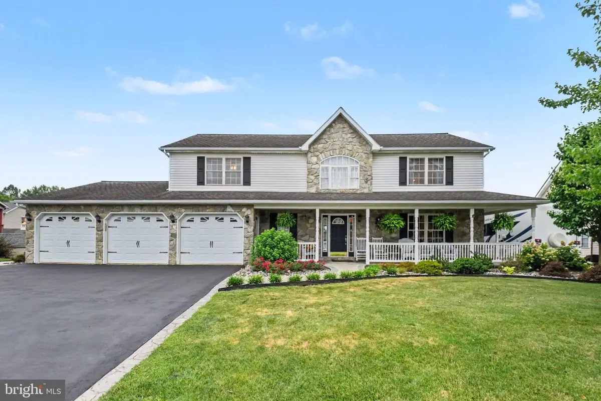 192 Fairway Dr, Denver, PA 17517 - #1