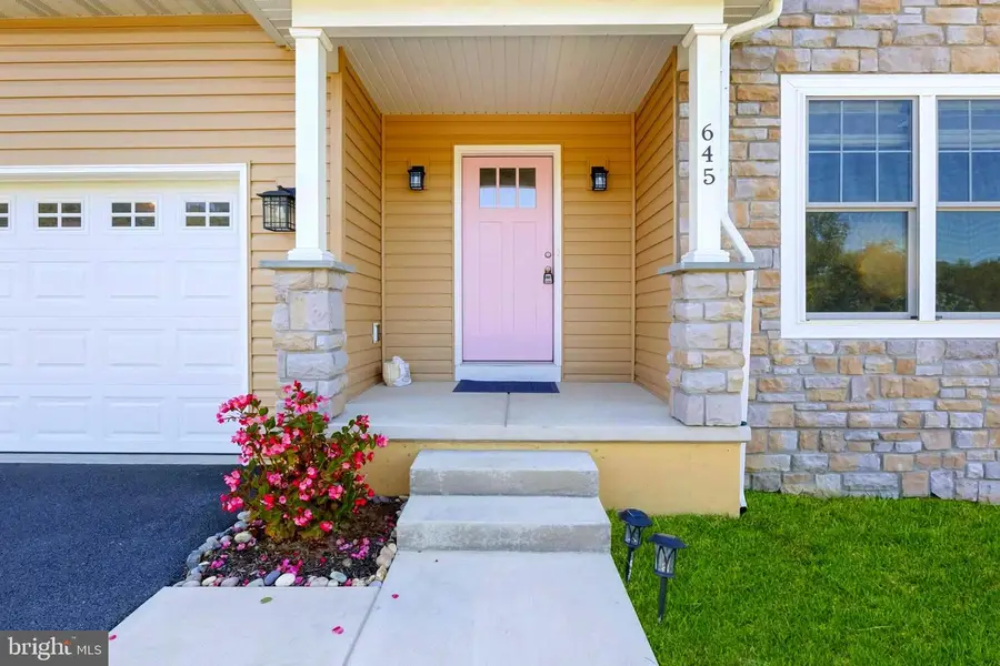 645 N Pier Dr, Lancaster, PA 17603 - #2