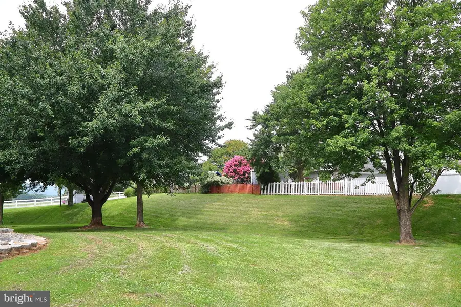 236 Chelmsford Dr, Marietta, PA 17547 - #3