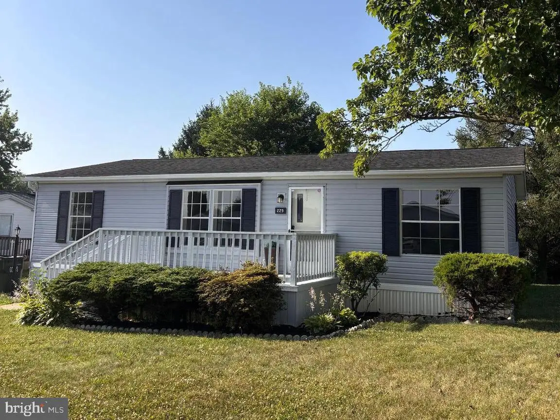229 Longwood Ct W, Lancaster, PA 17603 - #1
