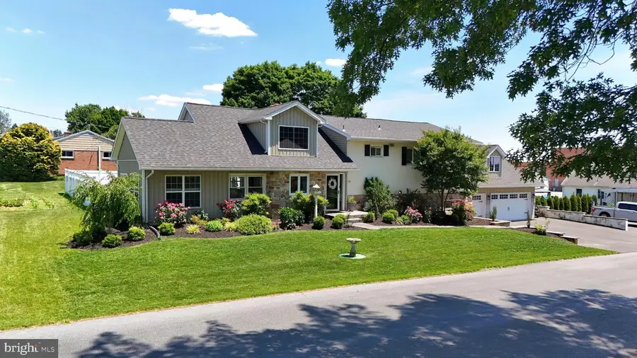 111 Water St, New Holland, PA 17557 - #3