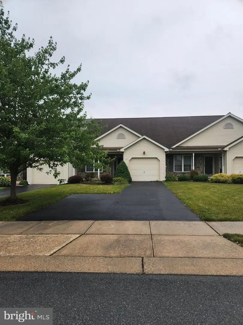 413 Thrush Dr, Manheim, PA 17545 - #1