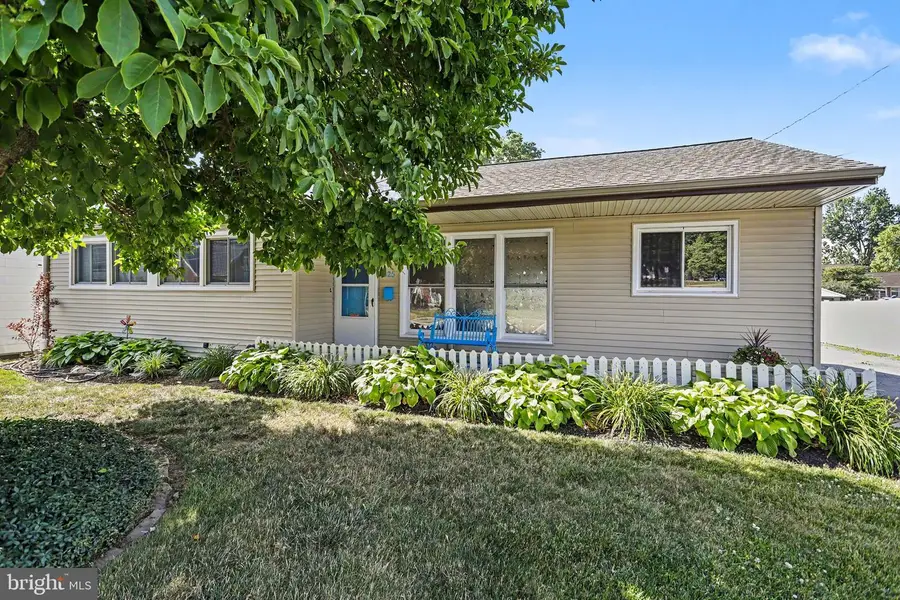 325 Marietta Ave, Mount Joy, PA 17552 - #2