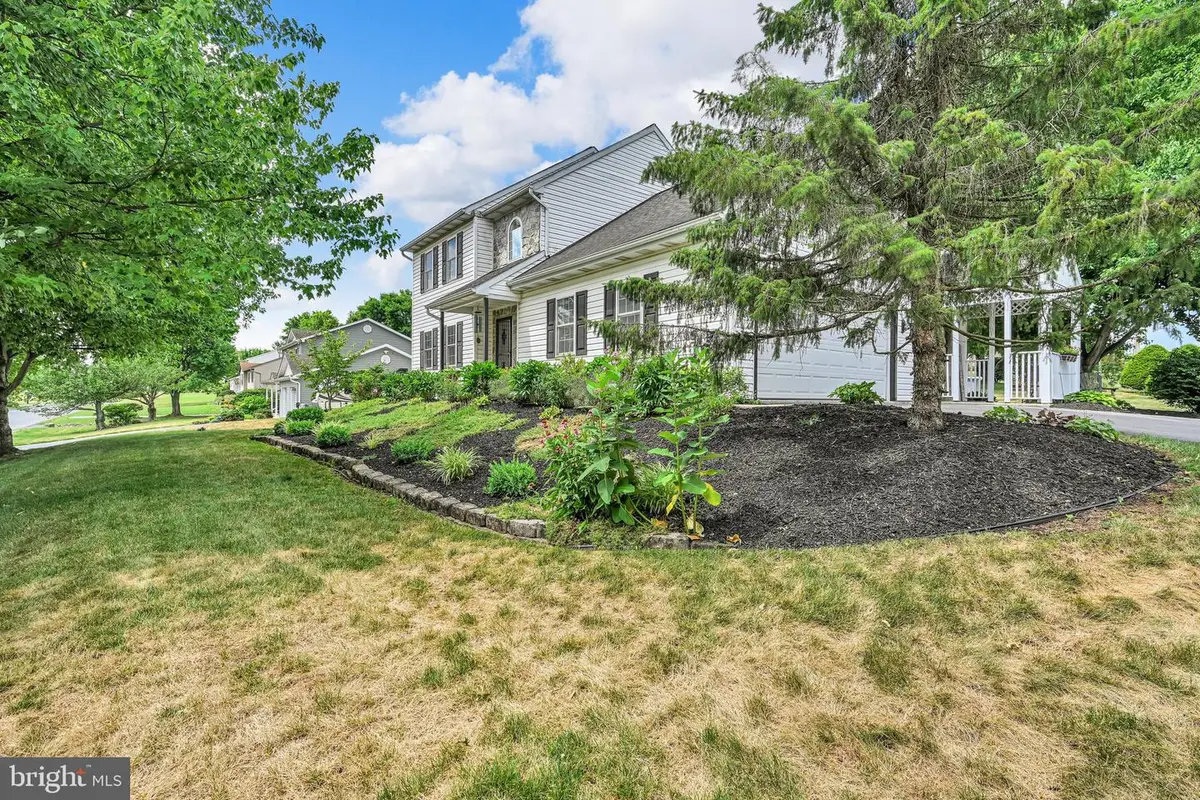 217 Spruce St, Denver, PA 17517 - #1