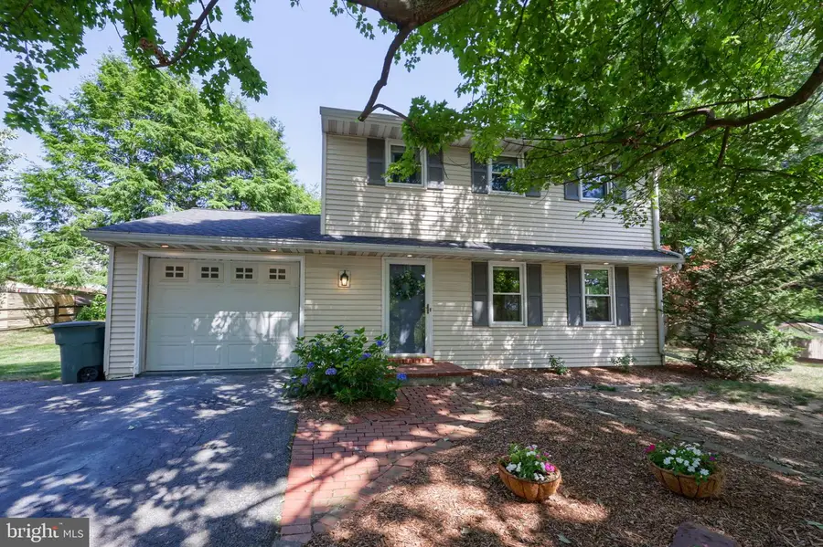 1226 W Lexington Rd, Manheim, PA 17545 - #2