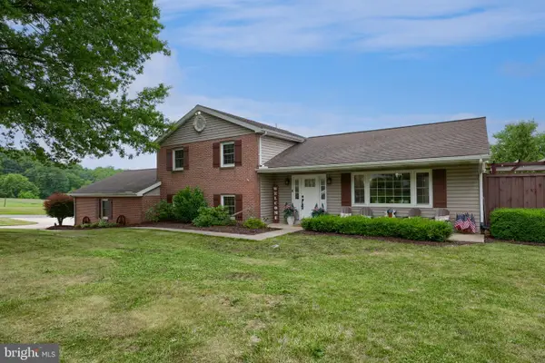 2107 Ashwood Ln, ELIZABETHTOWN, PA 17022