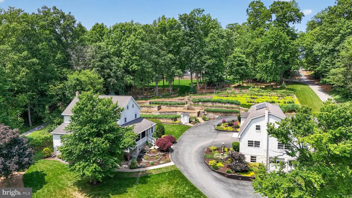 257 Hill Rd, New Holland, PA 17557 - #1