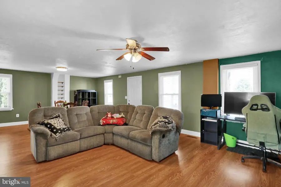 724 Rohrerstown Rd, Lancaster, PA 17603 - #3