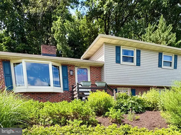 3148 Parker Dr, LANCASTER, PA 17601