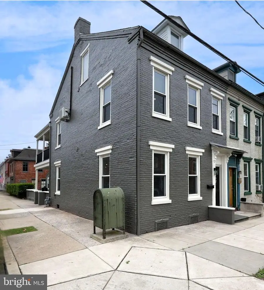 662 Walnut St, Columbia, PA 17512 - #2