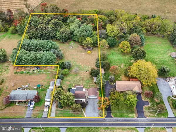 1443 Shumaker Rd, MANHEIM, PA 17545